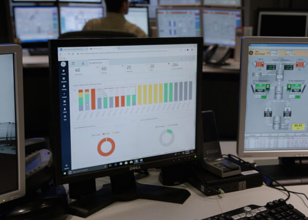 Asset Performance Management (APM) in an industrial control room | GE Digital